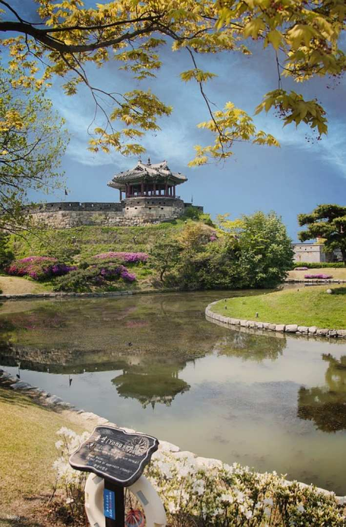 【日本語ガイド】ソウル郊外観光ツアー 世界遺産水原華城＋韓国民俗村散策（ホテルお迎え付き・昼食付き) - Photo 1 of 3